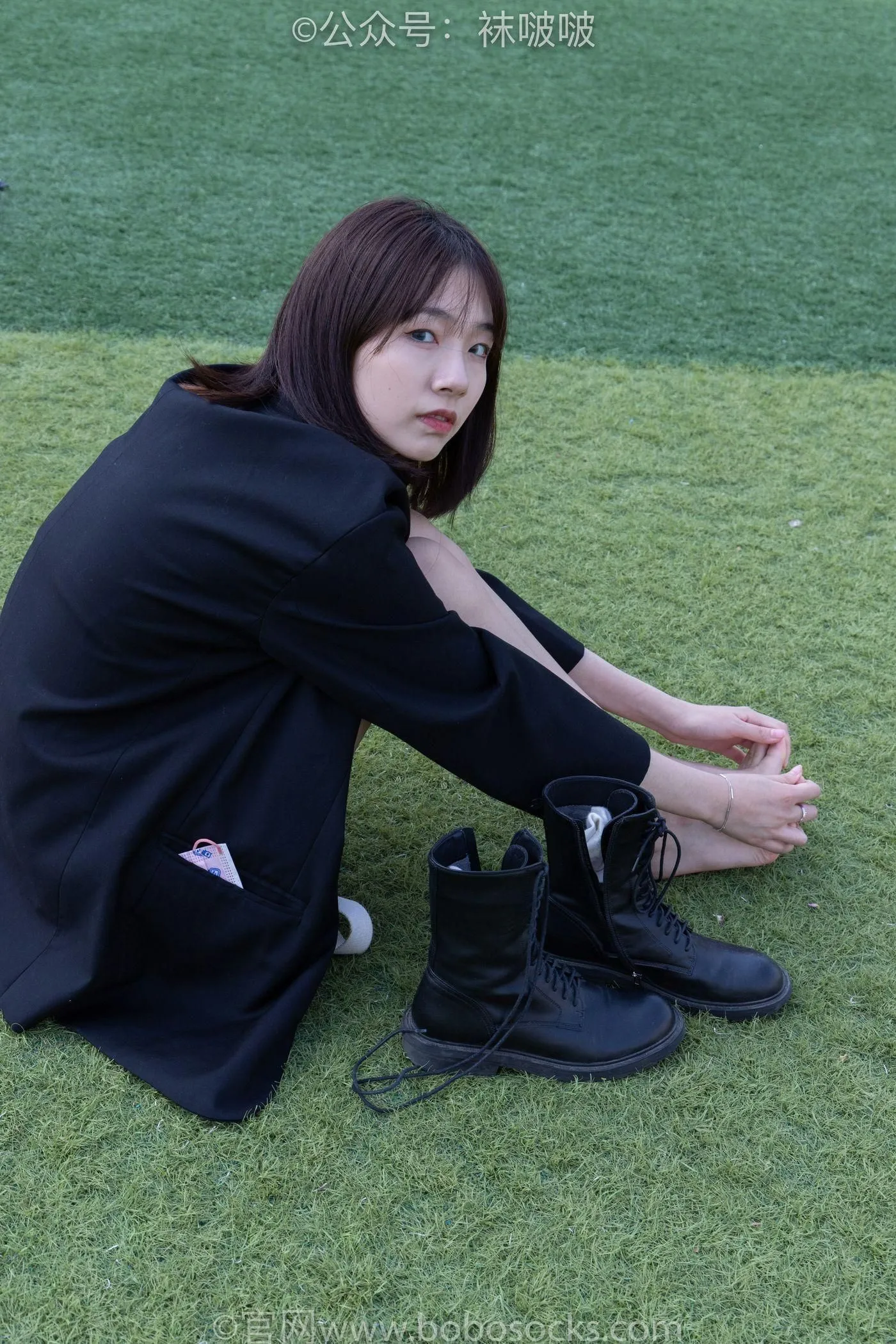 [BoBoSocks袜啵啵]NO.010 小甜豆-马丁靴、白色短棉袜、裸足 [117P]插图3